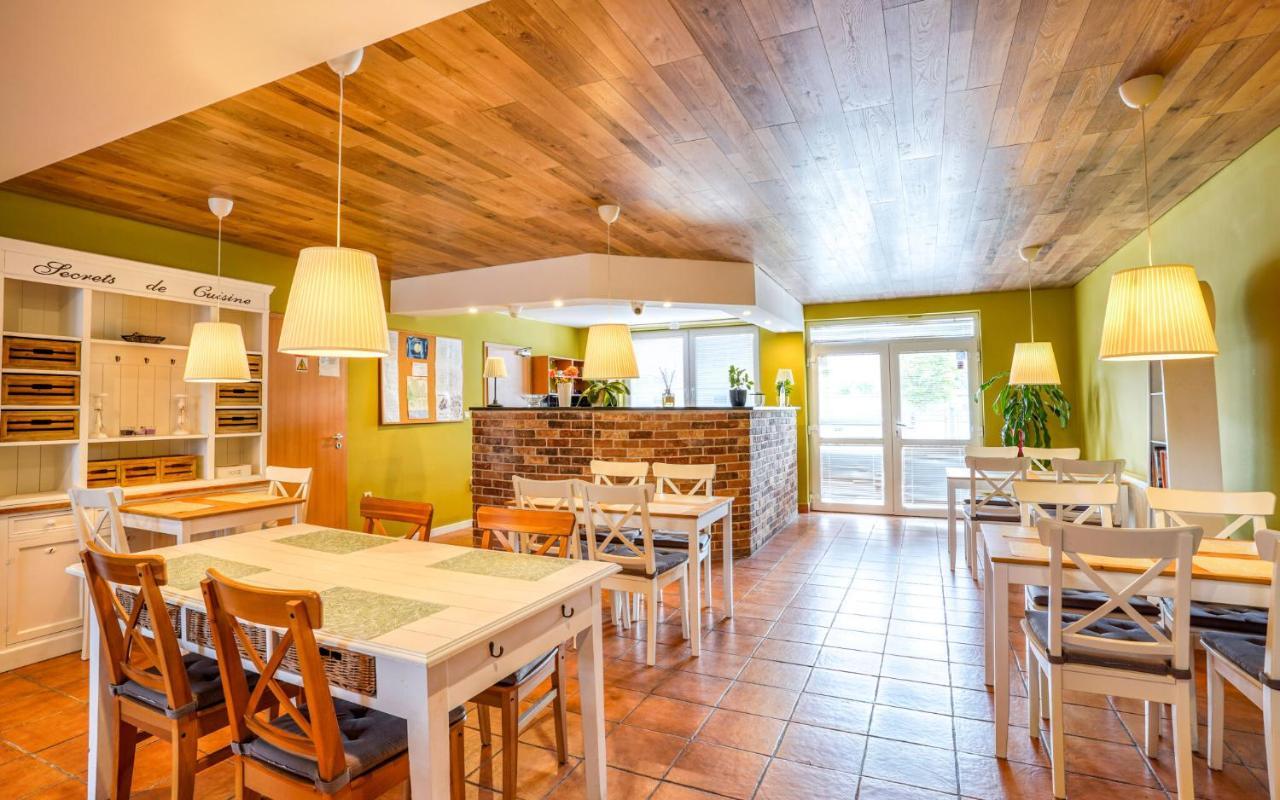 Apartmany Karmon Park Veľký Meder Exterior foto