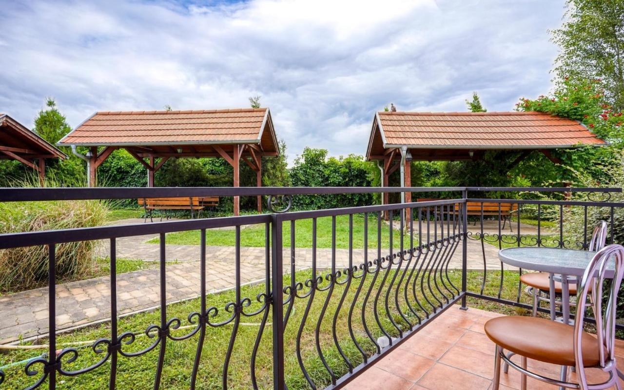 Apartmany Karmon Park Veľký Meder Exterior foto