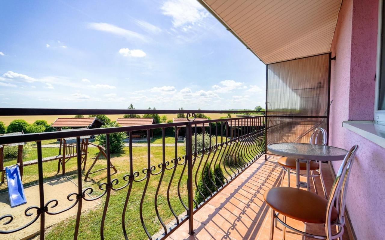 Apartmany Karmon Park Veľký Meder Exterior foto